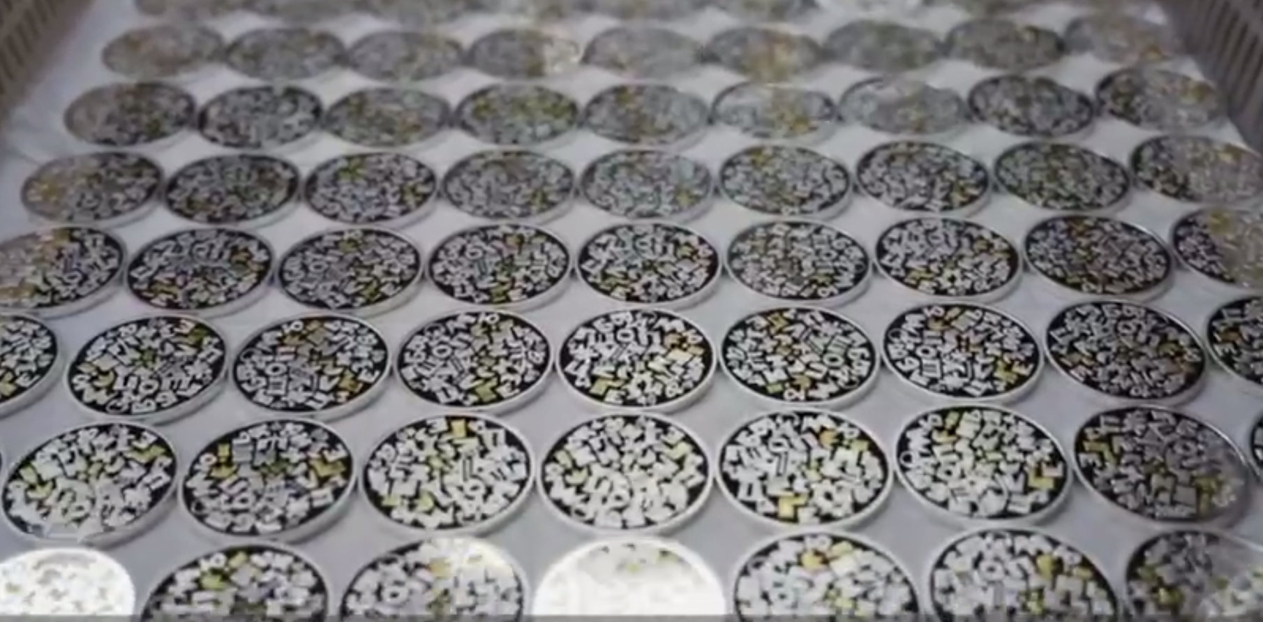 Нацбанк випустив пам'ятну монету, присвячену українській мові. Дивіться, як вона виглядає